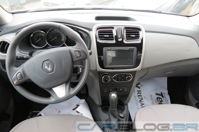 novo Renault Logan - interior - painel