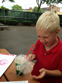 Bubble Painting with Palmolive Dish Soap from Hi! It's Jilly. A fun and easy craft for kids. #shop #Palmolive25Ways #crafts #painting #bubbles