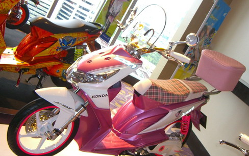 Foto gambar modifikasi Honda Beat lengkap terbaru.