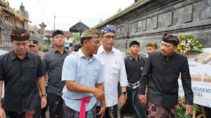  Pj Bupati Jendrika Dampingi Menhub Budi Karya Melayat ke Rumah Taruna STIP