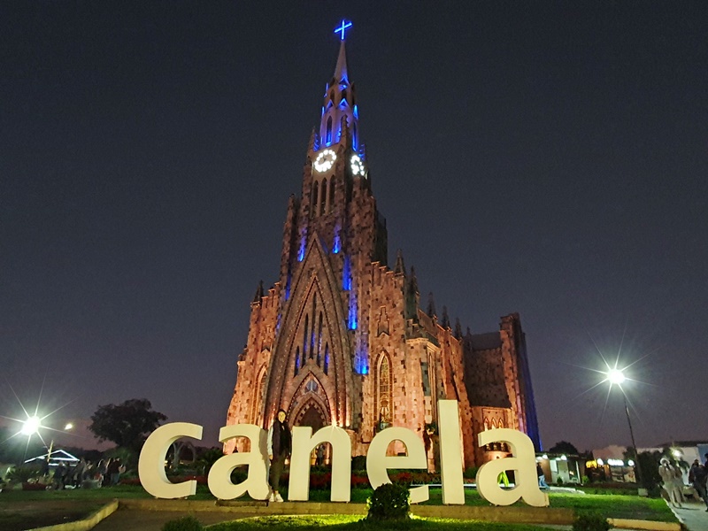 Catedral de Pedra Canela Show de Luzes