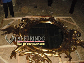 sell classic mirror with statue gold coloring-luxury italian gold mirror from Indonesia furniture-sell indonesia furniture