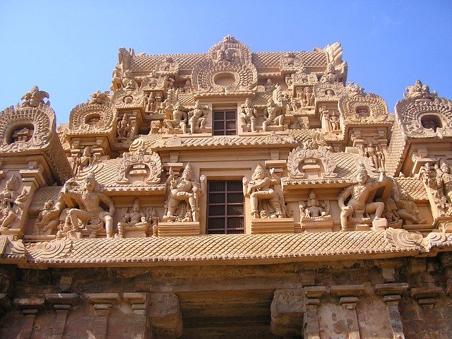 Brihadisvara Temple (बृहदीश्वर मंदिर)