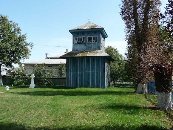 Лужаны. Свято-Вознесенская церковь. 15 в. Колокольня