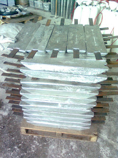 Zinc anode for shipping or structure