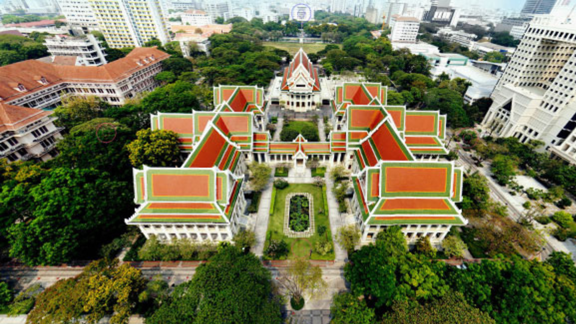 Chulalongkorn University merupakan salah satu universitas terbaik Thailand