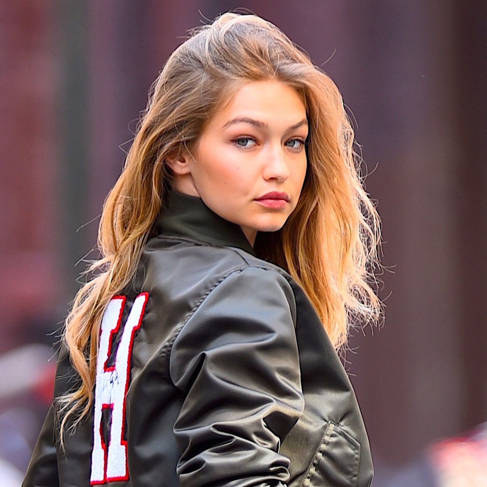 Gigi Hadid ジジ ハディッド Miss Classy