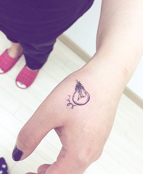 Mini tatuagens femininas