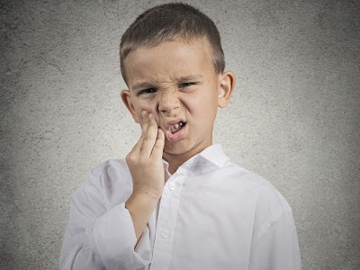  Trẻ bị sưng lợi chảy máu chân răng nên làm gì?