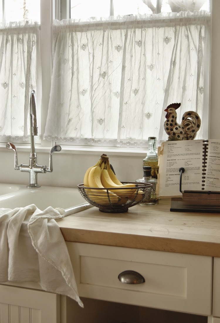 15 Elegant Kitchen Window Curtains For Window Decoration