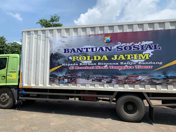 Polda Bali, Distribusikan Bantuan Empat Polda Untuk Korban Banjir Bandang NTT