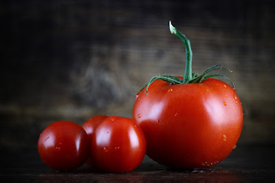 https://pixabay.com/de/photos/tomate-rot-gem%C3%BCse-lebensmittel-2823824/