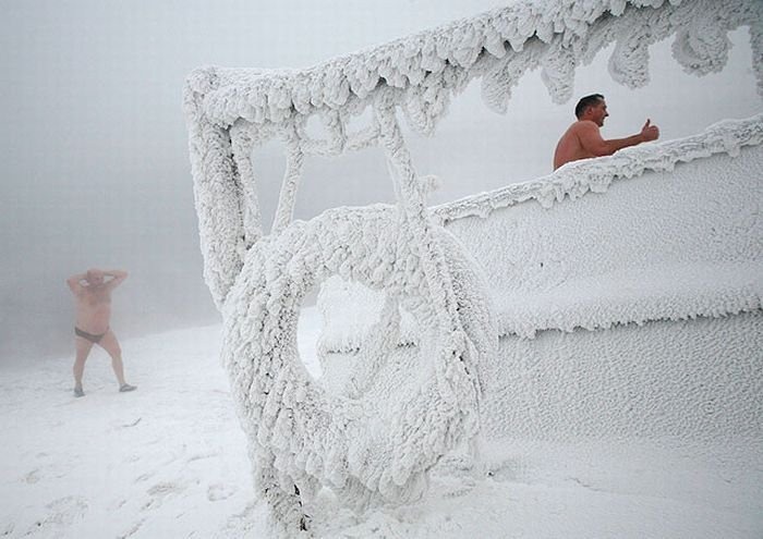 winter_swimming_in_siberia_05
