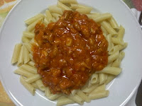 Pasta Con Pollo En Salsa De Tomate