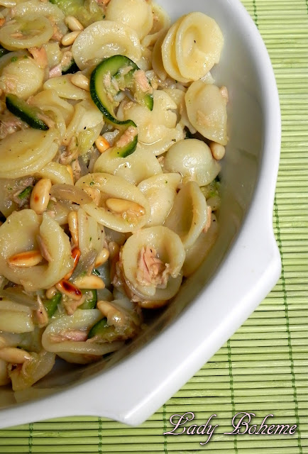 hiperica di lady boheme blog di cucina, ricette facili e veloci. Orecchiette con zucchine, tonno e pinoli