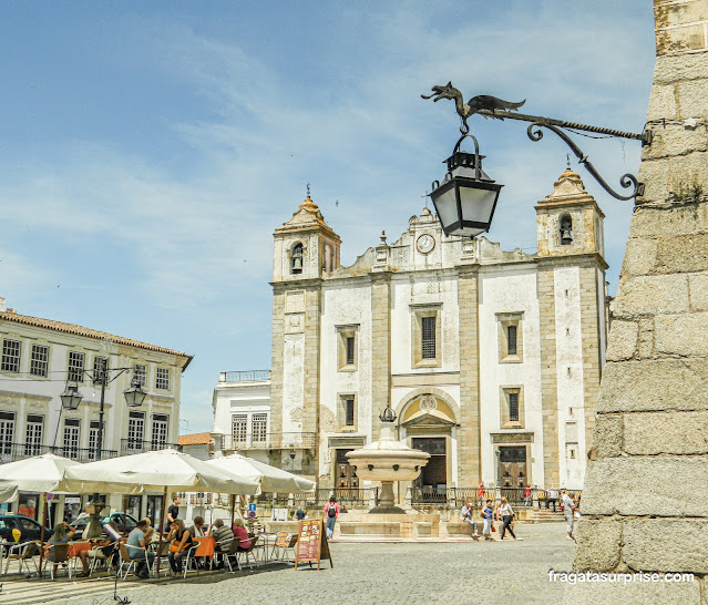 Praça do Giraldo em Évora, Portugal