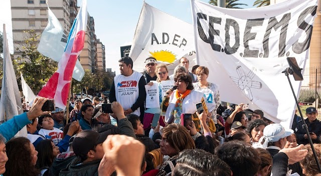 Docentes realizarán una marcha de antorchas 