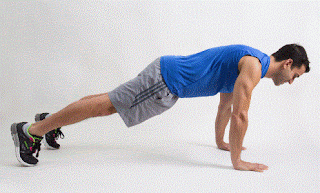 Homme en position de planche