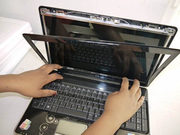 thay ban le laptop tai da nang