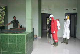 Cegah Corona, Korem 063/SGJ Lakukan Penyemprotan Disinfektan di Lingkungan Perkantoran Makorem 063/SGJ