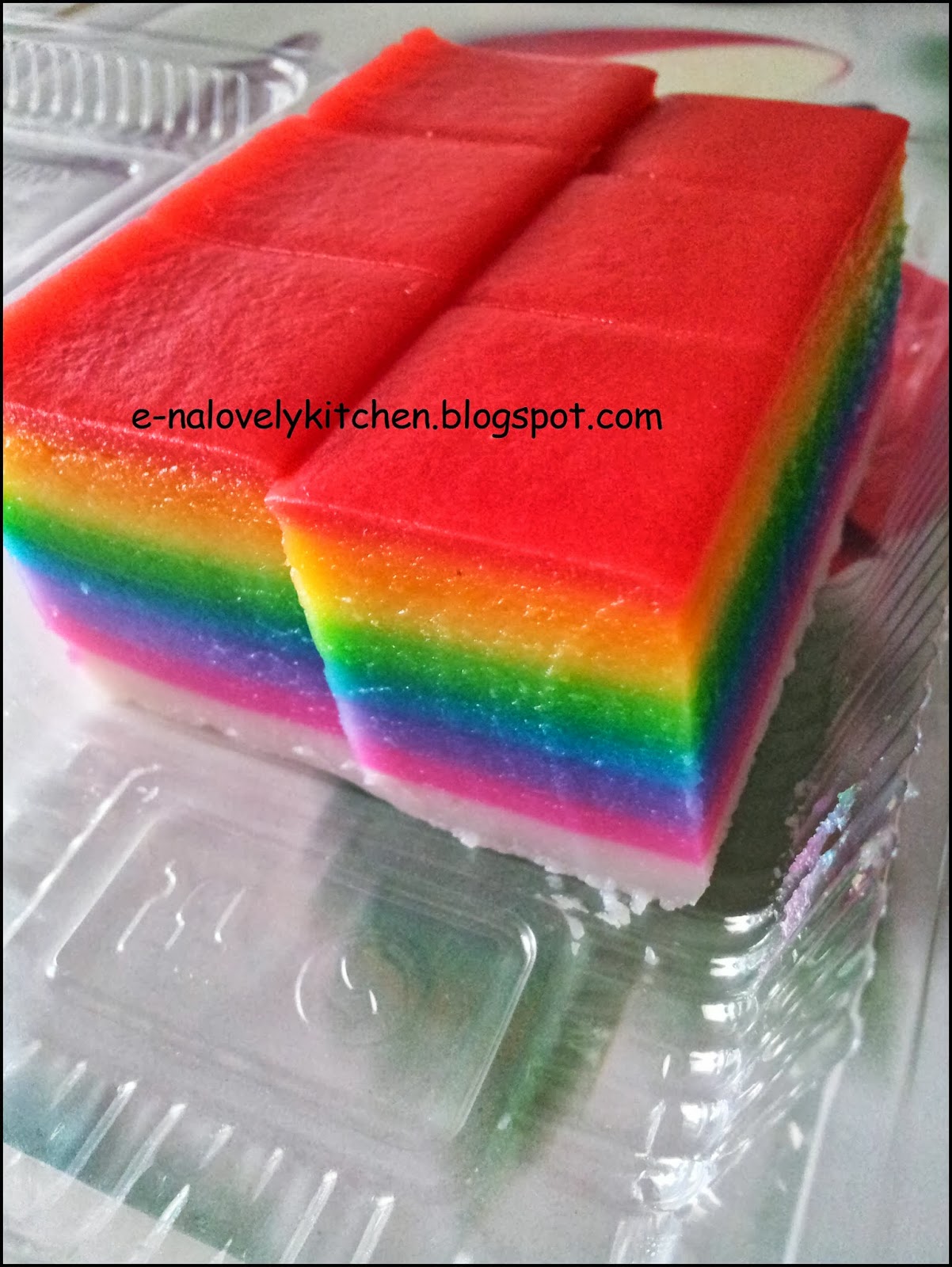 E-NA LOVELY KITCHEN ^_^: Kuih Lapis Pelangi Yang Gorgeous!