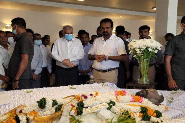 மறைந்த நடிகர் தர்ஷன் தர்மராஜின் பூதவுடலுக்கு ஜனாதிபதி ரணில் விக்ரமசிங்க  அஞ்சலி செலுத்தினார்.