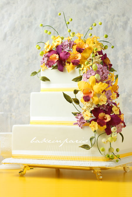  Cattleya is in Top 5 of flowers to be used in decorating Wedding Cake