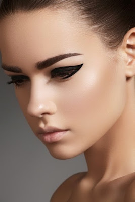 Thick Black Eyeliner Edgy Makeup