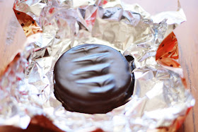 alfajor recheado com doce de leite