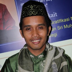 Kumpulan download ceramah ustadz Muhammad Nur Maulana 