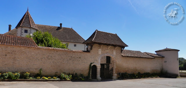 CHARDONNAY (71) - Château (XVe siècle)