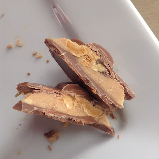 Cadbury Dairy Milk Big Taste Peanut Caramel Crisp