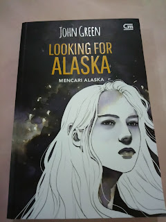 Novel Looking for Alaska oleh John Green