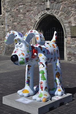 Collarfull Gromit (side view)