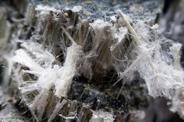 Are Asbestos Fibers Visible To The Eye?