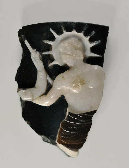 Cameo με παράσταση Ήλιου-Sol, 1ος αι. π.Χ. – 2ος αι. μ.Χ., Σαρδόνυχας. Από την ανασκαφή του Νέου Μουσείου Ακρόπολης. Αθήνα, Μουσείο Ακρόπολης © Μουσείο Ακρόπολης, 20