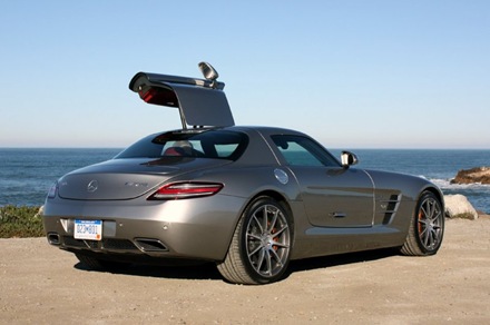 Price of Mercedes-Benz SLS AMG 2010 amount to 183 000 dollars 1