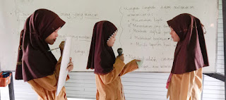 SISWA MIN 11 HSS BELAJAR SERU DENGAN MODEL PEMBELAJARAN ROLE PLAYING