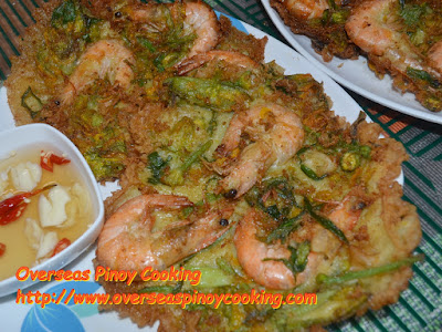 Ukoy na Hipon at Bulaklak ng Kalabasa with Vinegar Garlic Chili Dip