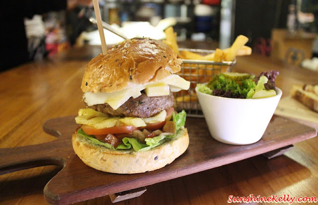 La Casa, Verve Suites, Mont Kiara, burger