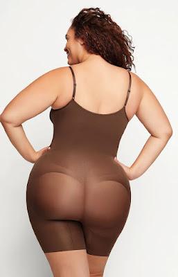 model shows how shapewear gives you beautiful curves