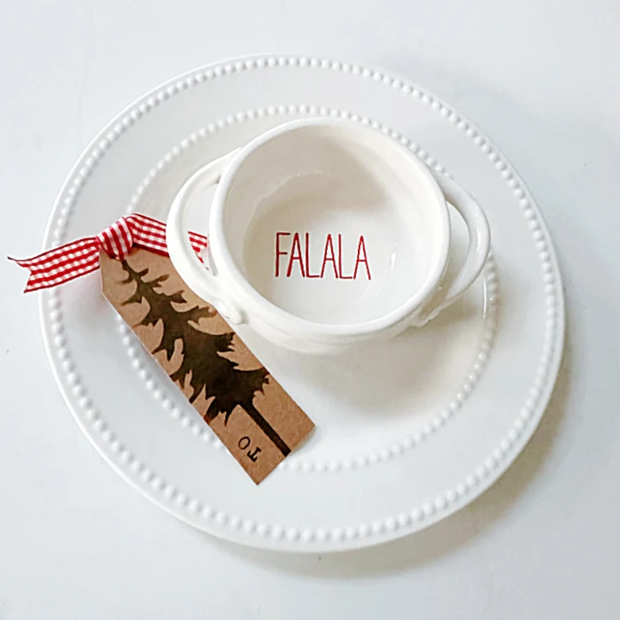 place card with table setting