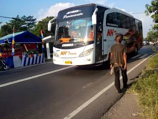 Untung Ada Orang Gila Di Dunia Ini