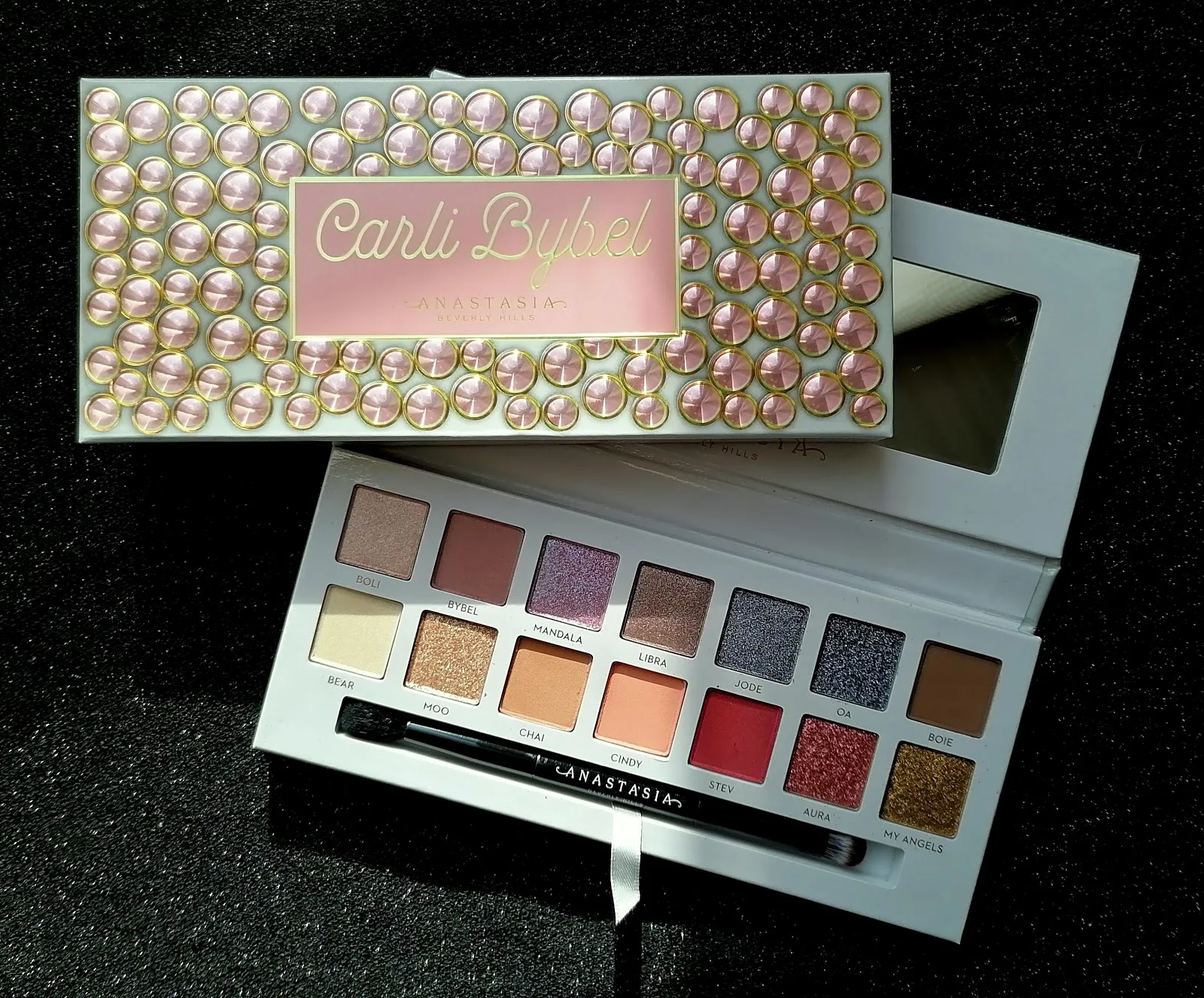 ANASTASIA BEVERLY HILLS X CARLI BYBEL (swatch & make up)