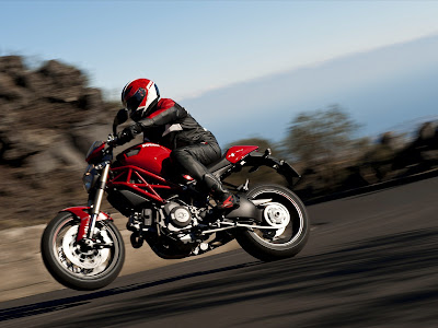 2011 Ducati Monster 1100 EVO Wallpaper