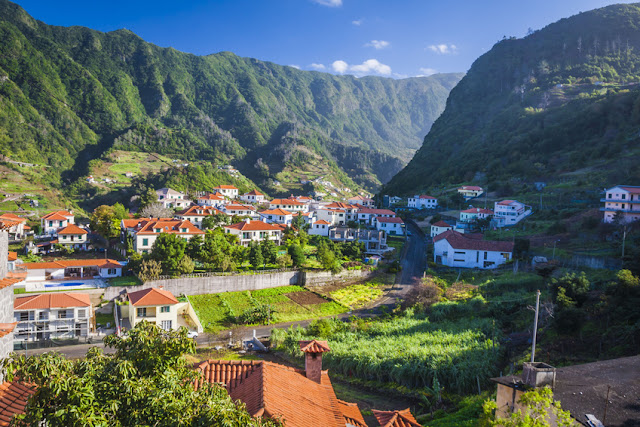 Mungkin banyak orang belum tahu sebelumnya tentang pulau yang satu ini yaitu Madeira Madeira Portugese, Pulau Kecil Tempat Lahir Cristiano Ronaldo