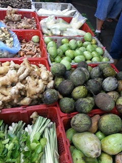 SAYUR-SAYURAN SEGAR DI CHOW KIT