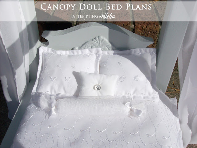 The shams on the pillows are removable as is the tulle on the jelly roll 