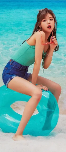 Jeongyeon/ Yoo Jeong-yeon (TWICE) Born Nov 1st '96