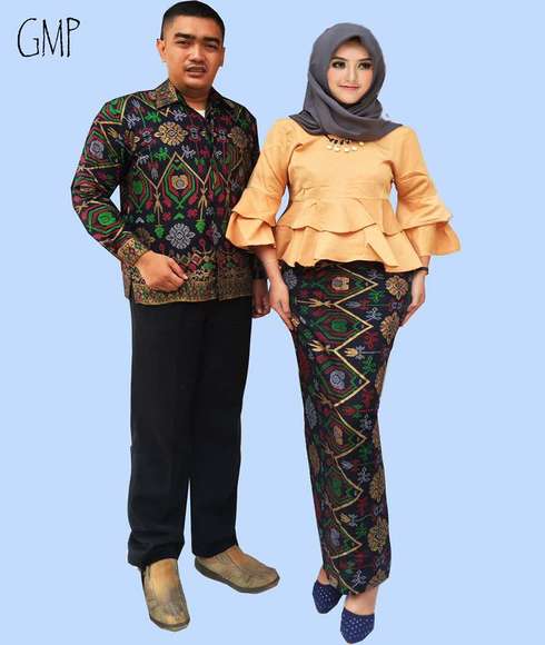 Model Baju Couple Batik Lengan Panjang Untuk Remaja Modern 